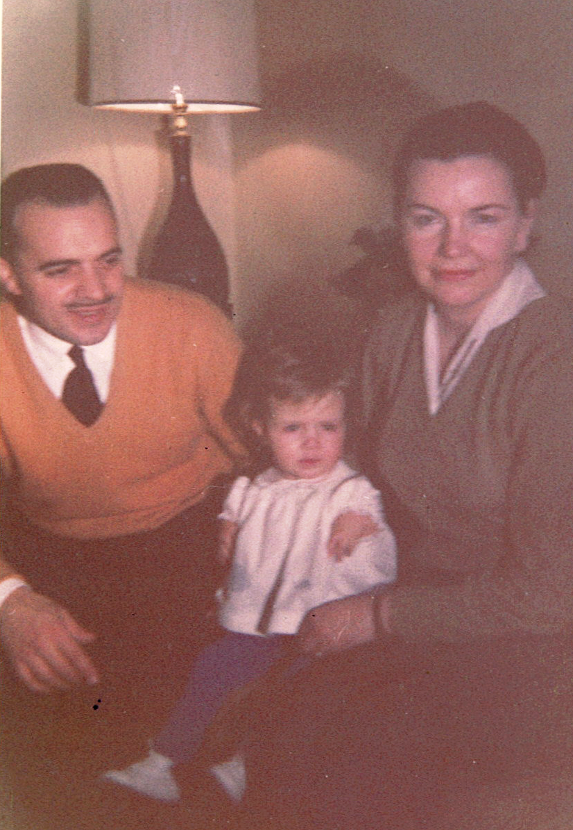 Photo de famille : Mercédes Benegbi et ses parents.